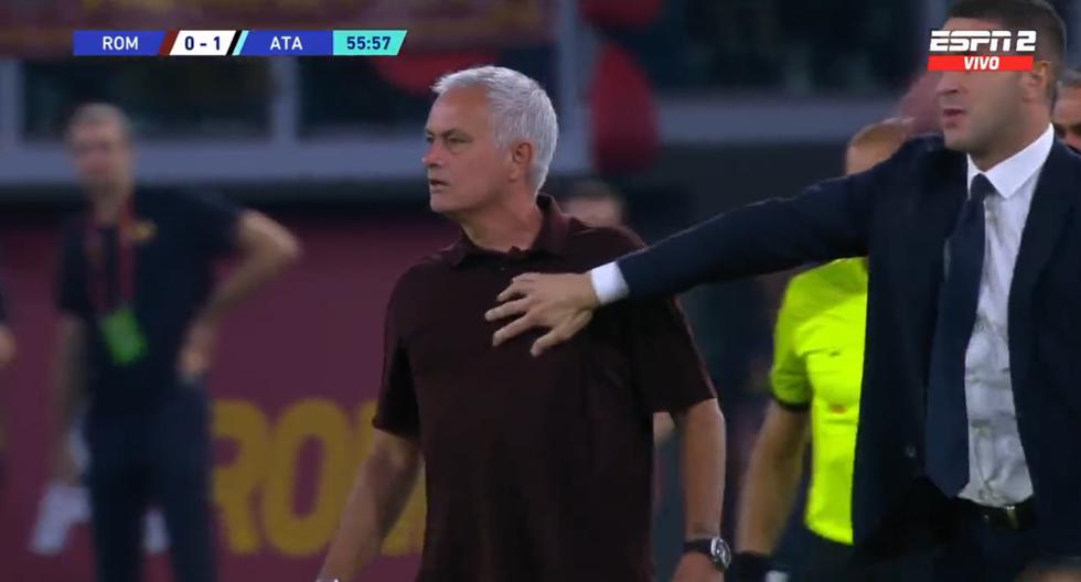 Mourinho fue expulsado por invadir la cancha y encarar al árbitro en Italia 