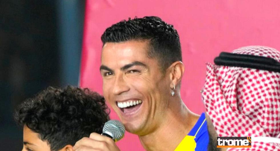 ¿Qué blooper cometió Cristiano Ronaldo en su presentación con Al-Nassr? 