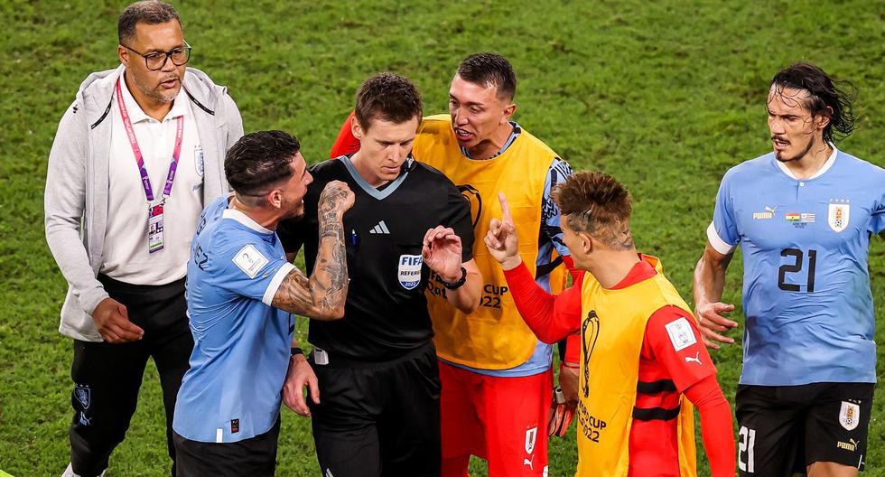 No les gustó la actitud de los uruguayos tras la derrota ante Ghana: FIFA abrió expediente disciplinario para Uruguay