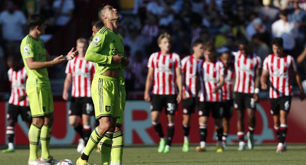 Manchester United was defeated 4-0 by Brentford | SUMMARY AND GOALS.