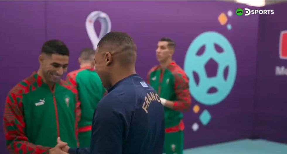 Mbappé y Hakimi tuvieron un curioso saludo antes de la semifinal del Mundial 