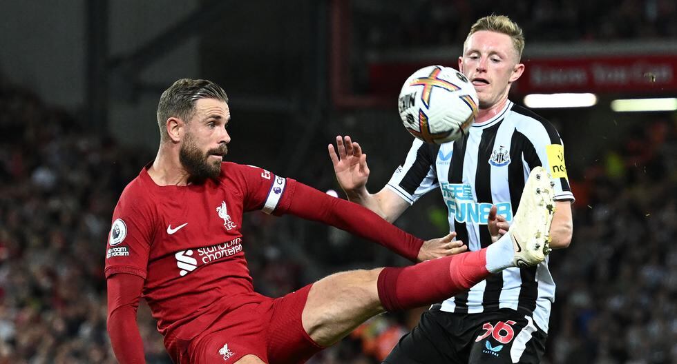 Liverpool derrota 2-1 al Newcastle con gol en la última jugada del partido | RESUMEN Y GOLES