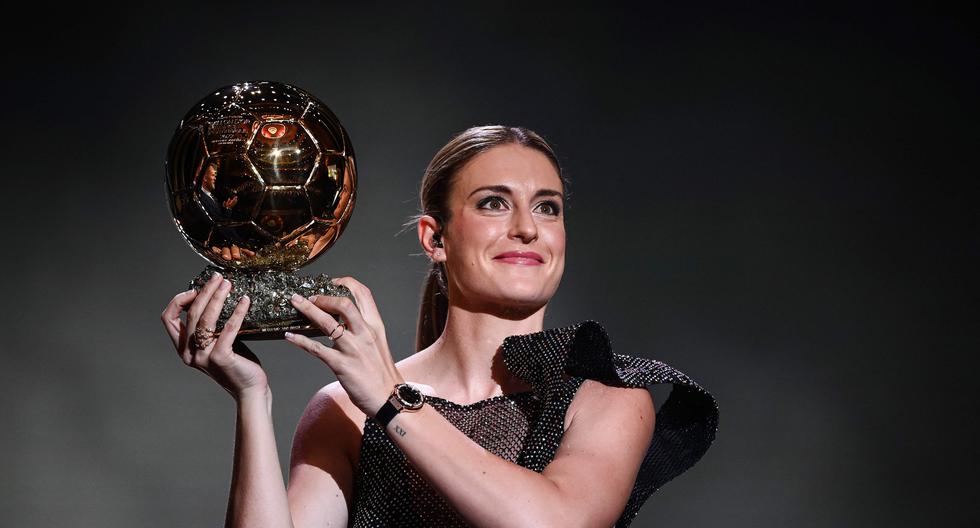 La futbolista del Barcelona, Alexia Putellas, se llevó el Balón de Oro 2022