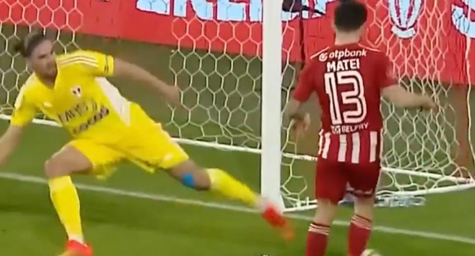 Respeto al Fair Play: delantero en Rumania pudo anotar un gol sin arquero, pero decidió tirar fuera el balón 