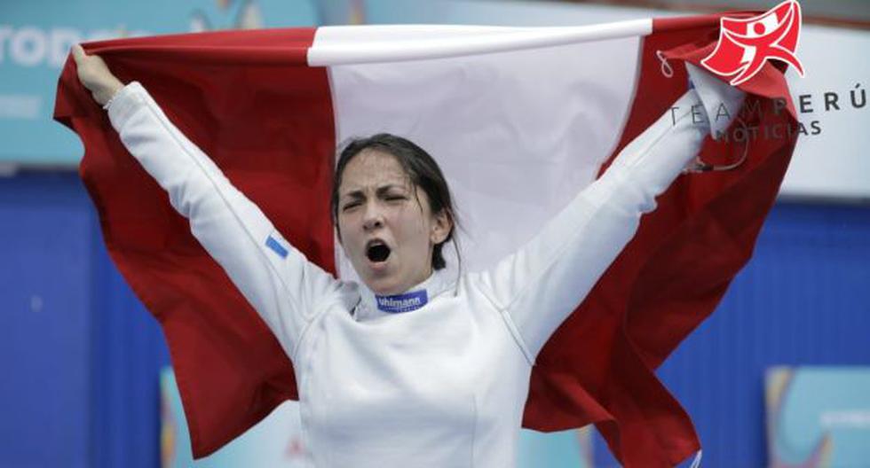 She bathes in gold: fencer María Luisa Doig conquered the gold medal at the South American Games.