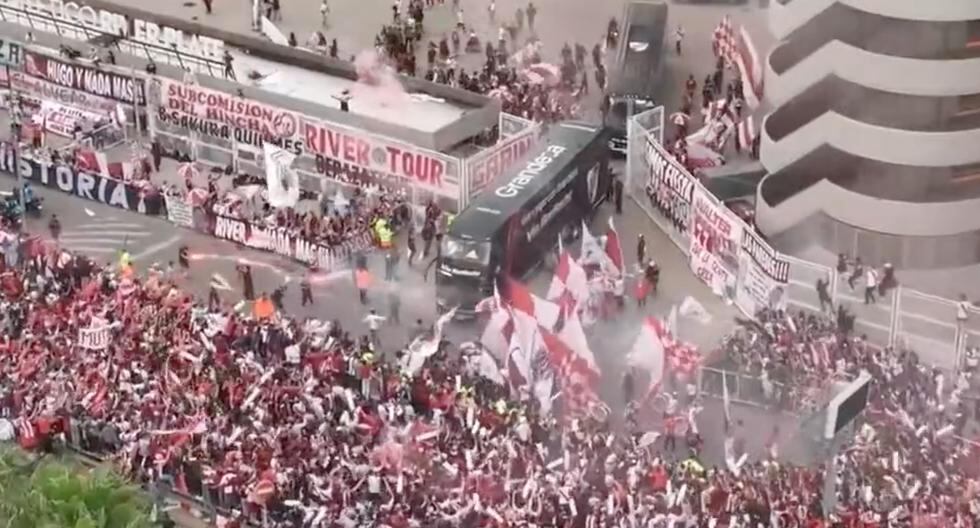 Los aficionados de River Plate realizaron un banderazo en la previa del partido ante Boca 