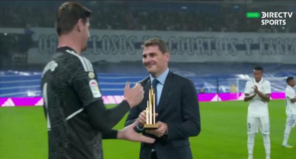 Fiesta en el Bernabéu: Courtois presentó el Trofeo Yashin con presencia de Iker Casillas