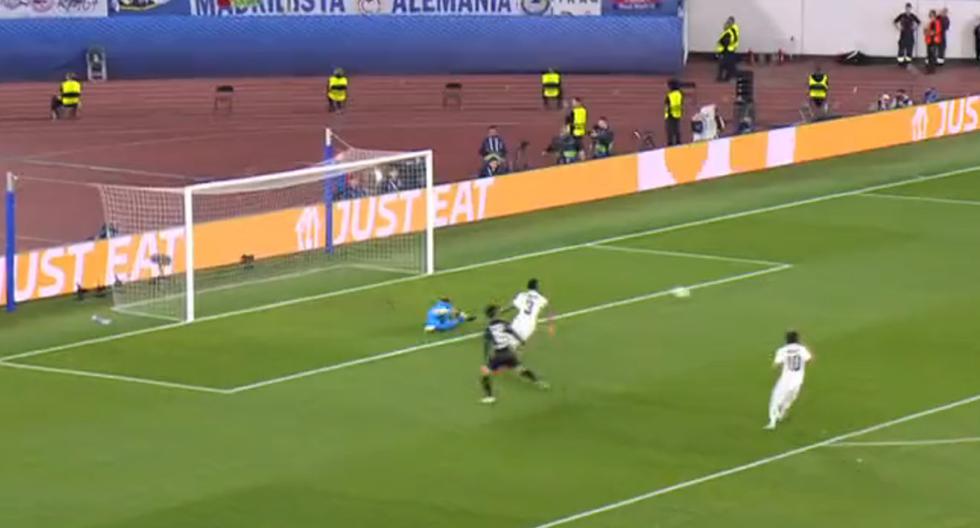 La gran atajada de Thibaut Courtois ante el disparo de Kamada en el Real Madrid vs. Eintracht Frankfurt