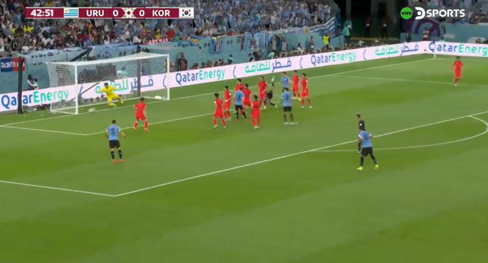 Uruguay vs. Corea del Sur: el poste le negó el gol a Diego Godín tras un cabezazo 