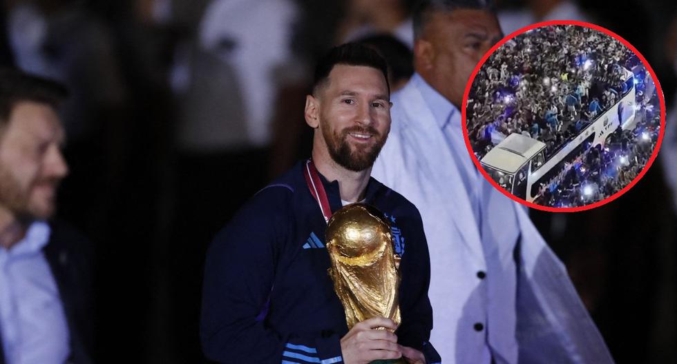 Albiceleste con Lionel Messi llegó a Argentina y multitud le da histórica bienvenida 
