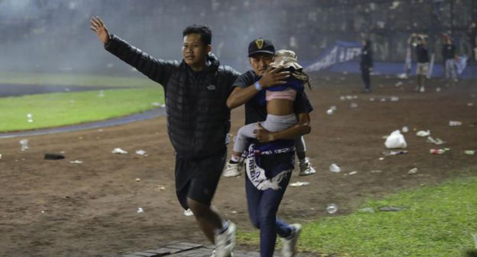 Impactante relato de futbolista en tragedia de Indonesia: “Murieron personas frente a nosotros”