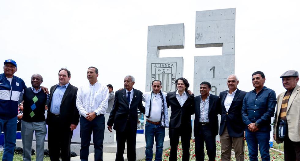 Alianza Lima inauguró el Parque de la Memoria Blanquiazul en homenaje a los fallecidos en el accidente del Fokker