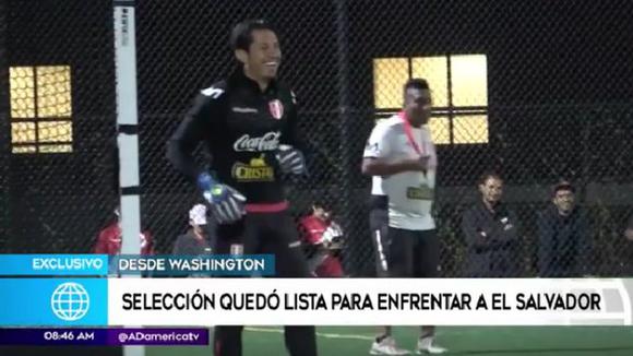 Gianluca Lapadula se pone los guantes de arquero en la práctica de la selección argentina. (Video: América Televisión)