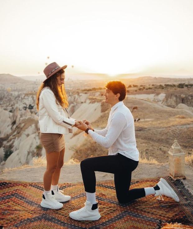 Cedi Osman proposed to Ebru Şahin in September 2021 (Photo: Cedi Osman/ Instagram)