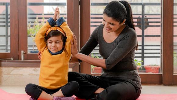 La paz, felicidad y sensibilidad que logres tras practicar yoga, te ayudará también a tener un estilo de vida saludable. Foto: iStock.