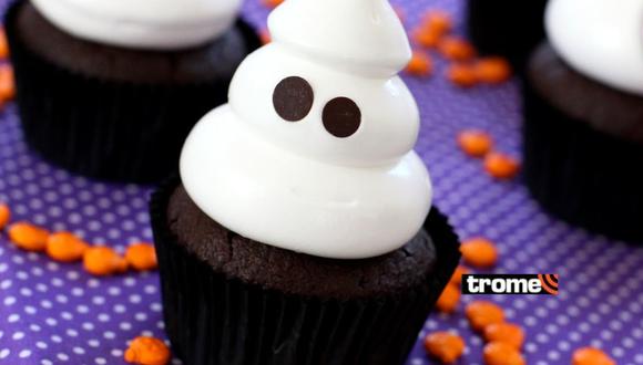 Conoce cómo preparar un delicioso cupcake con forma de fantasma para Halloween. Foto: Lolita la pastelera