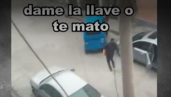 Un video grabado por un vecino captó el violento asalto en agravio de un empresario en Villa El Salvador. (Captura: América Noticias)