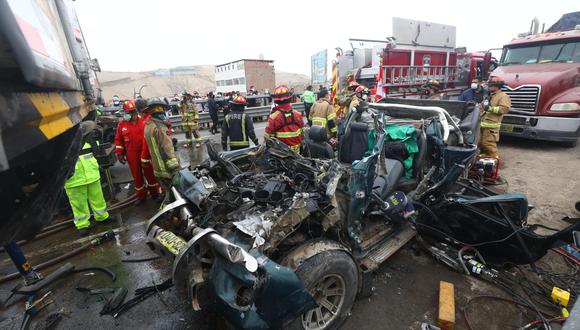 Así terminó la camioneta Toyota Hilux luego del rescate. | Foto: Gonzalo Córdova