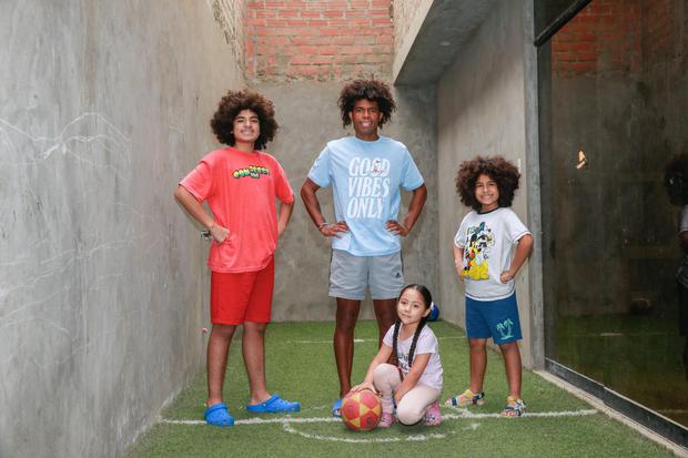 Sus hijos son hinchas de CR7 y la última, de Messi como el papá (Foto: Allengino Quintana)