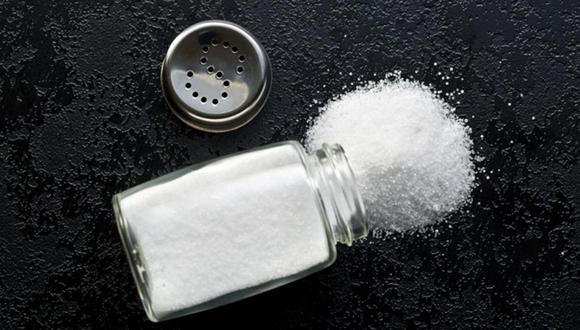 Hay que medir el consumo de sal en nuestras comidas.