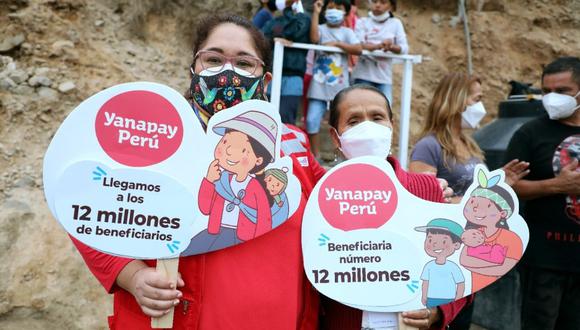 La señora Cila Ortega Romaní, de 72 años, se convirtió en la beneficiaria número 12 millones que ha recibido el apoyo económico Yanapay Perú. (Foto: Midis)