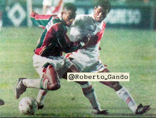 Percy Olivares se enfrentó a la selección peruana jugando por Fluminense en 1996. Foto: Roberto Gando.