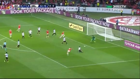 Cáceda evita por segunda ocasión el gol de Internacional  (Video: DirectvSports)