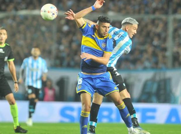 A pesar de todo, el defensor terminó jugando todo el encuentro (Foto: Maxi Failla)