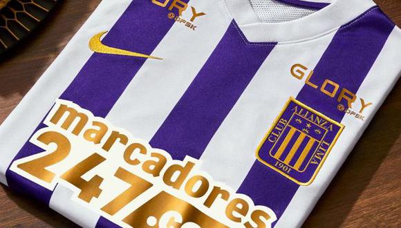 La camiseta blanquimorada de Alianza Lima recibió la bendición. (Foto: Alianza Lima)
