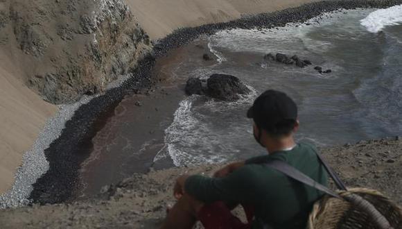 La verificación que realizó el OEFA consistió en playas, acantilados, puntas y otras formaciones costeras en un área de 11,061 hectáreas. (Foto: Jorge Cerdán/GEC)