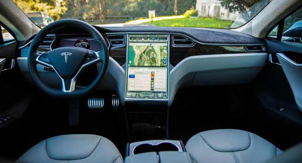 Tesla, video El carro que se maneja solo ya es una realidad y cada vez