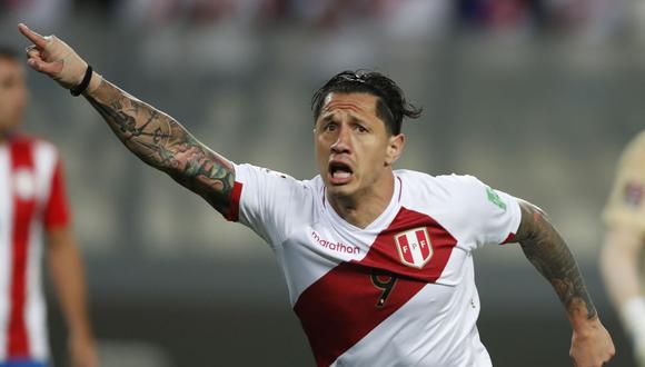 Gianluca Lapadula es la principal carta ofensiva de Perú. EFE/ Paolo Aguilar