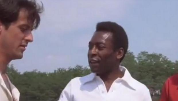 Pelé fue llamado a protagonizar esta cinta bélica junto al intérprete de "Rocky" (Foto Prensa Libre: IMDb)