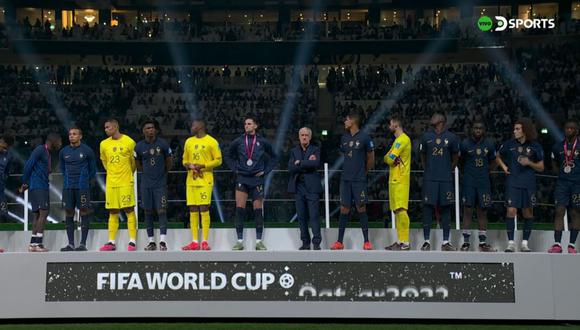 Un grupo de seleccionados franceses decidieron retirarse la medalla luego de quedar en segundo lugar en la Copa del Mundo. (Foto: Captura Trome)