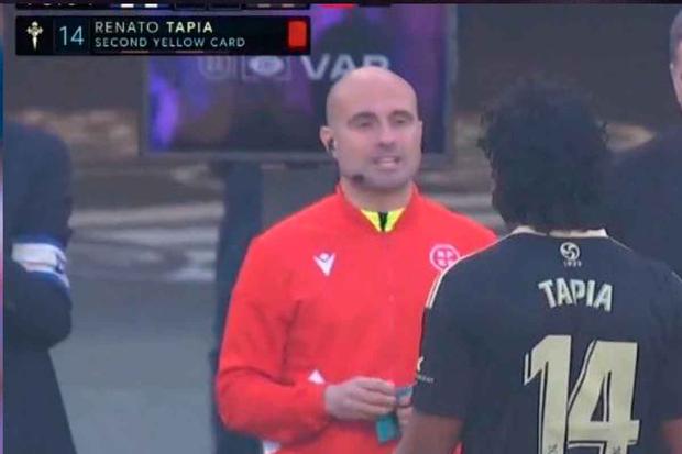 Renato Tapia fue expulsado en el Celta vs. Real Sociedad en tan solo siete minutos