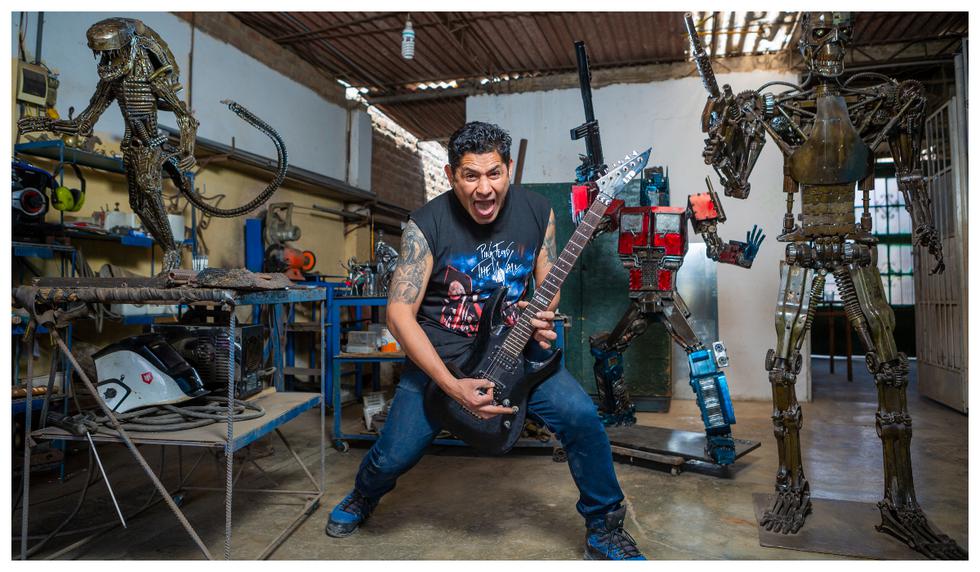 La otra pasión de Miguel es la música rock y junto a su guitarra crean melodías que le inspiran a construir diversos personajes como “Terminator”, “Optimus Prime”, “Alien”.
Foto: Allen Quintana / @photo.gec