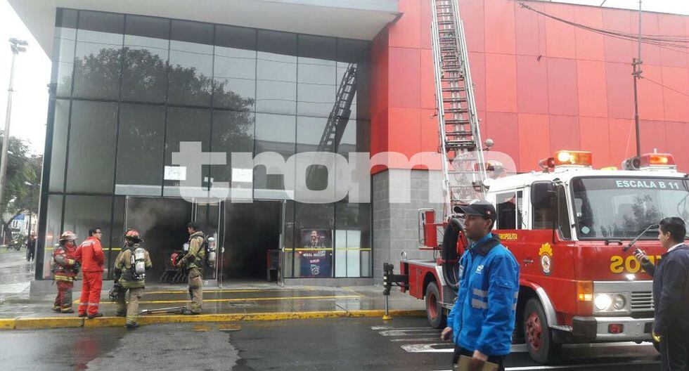 Actualidad Incendio en Miraflores Explosión en supermercado de la