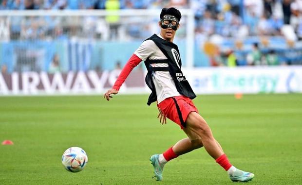 Son Heung-Min jugará con una máscara ante Uruguay en el Mundial. (Foto: EFE)