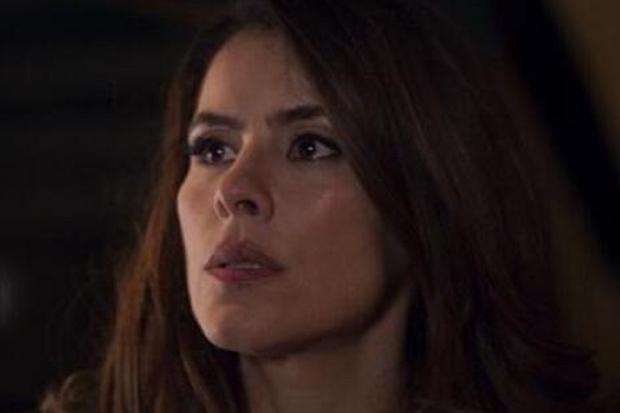 Expresión de Rosario Montes al ver a Samuel Caballero en el episodio 59 de la temporada 2 de "pasión de halcones" (Foto: Telemundo)