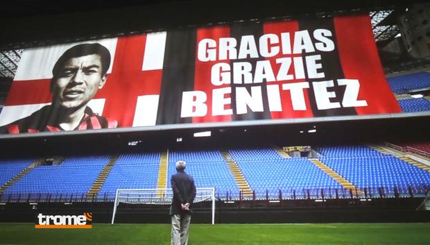 En el 2016  AC Milan hizo un homenaje en vida al gran jugador peruano   (Foto: @acmilan)