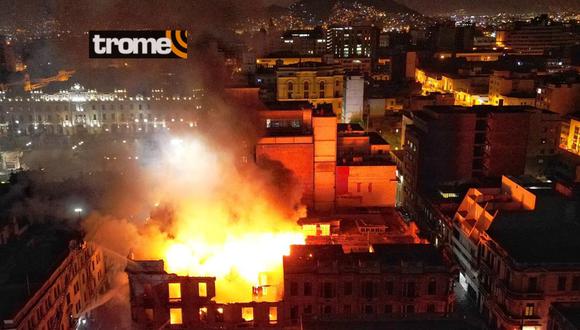 Incendio en Plaza San Martín afecta viviendas aledañas. Fotos: Joel Alonzo/ @photo.gec