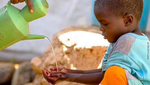 En todo el mundo, alrededor de 3 de cada 10 personas, unos 2.300 millones, no tienen instalaciones básicas para el lavado de manos. (Foto: Unicef)