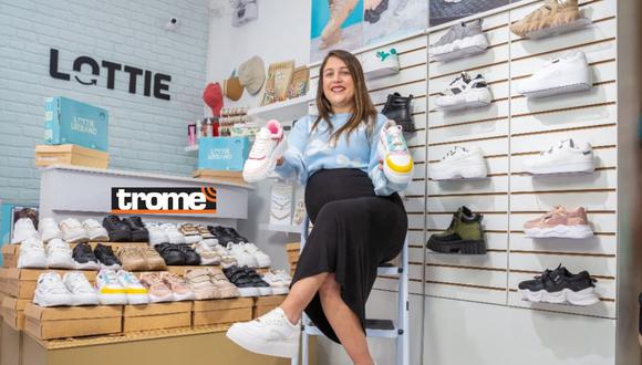 Luciana investigó en los principales mercados de calzado para aprender y crear su propia marca que es un éxito.
Foto: Allergino Quintana.