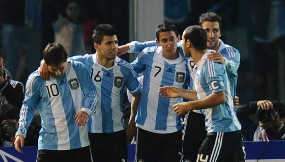 Sergio Agüero bromeó con los goles de Ángel Di María y Lionel Messi. (Foto: AFA)
