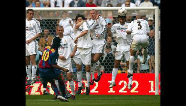 Ronaldinho le dio cátedra de fútbol a los 'Galácticos' del Real Madrid