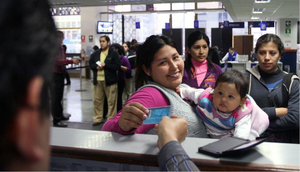 Realiza el pago y con tu voucher acércate a cualquier oficina de la RENIEC, el trámite es inmediato. (Foto: Andina)