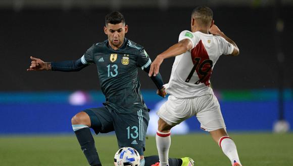 Yoshimar Yotún recibió amarilla ante Argentina y se perderá el Perú vs Bolivia | Foto: AP/AFP/Reuters