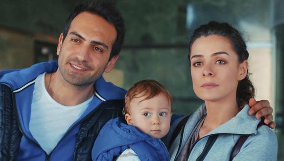 Buğra Gülsoy y Özge Özpirinçci son los protagonistas de “Amor a segunda vista" (Foto: Süreç Film)