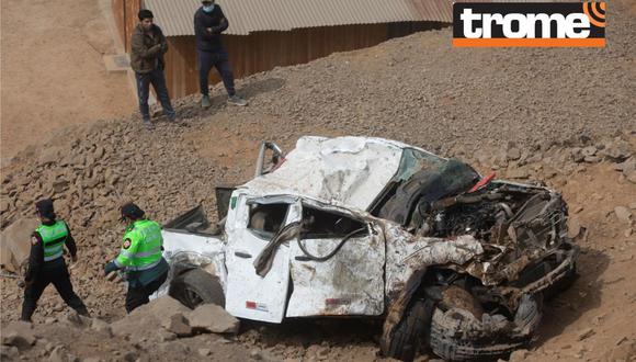 Vehículo terminó destrozado. | Foto: Andrés Paredes / Diario Trome