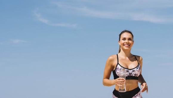 El deporte genera grandes beneficios para tu salud. En estas épocas, muchas personas empiezan a adoptar rutinas al aire libre, motivadas por la llegada de los días soleados.